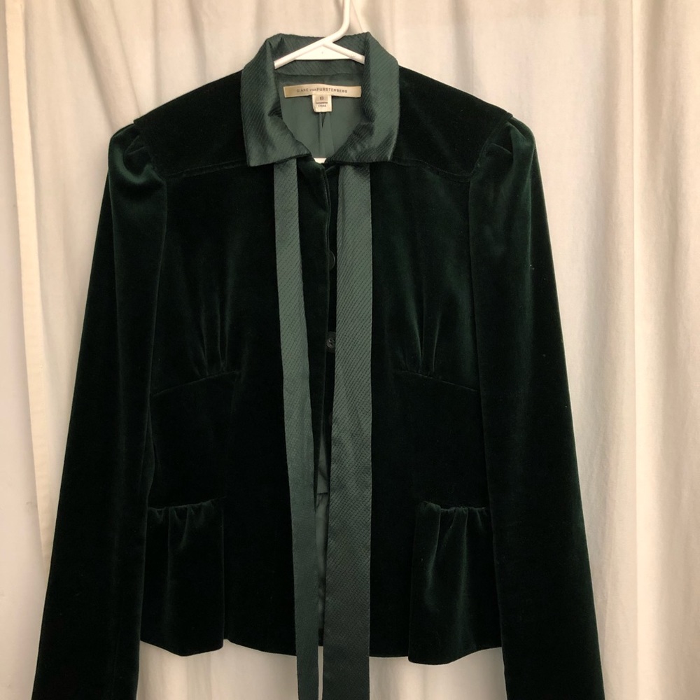 Dvf green velvet blazer euc size 6 bow